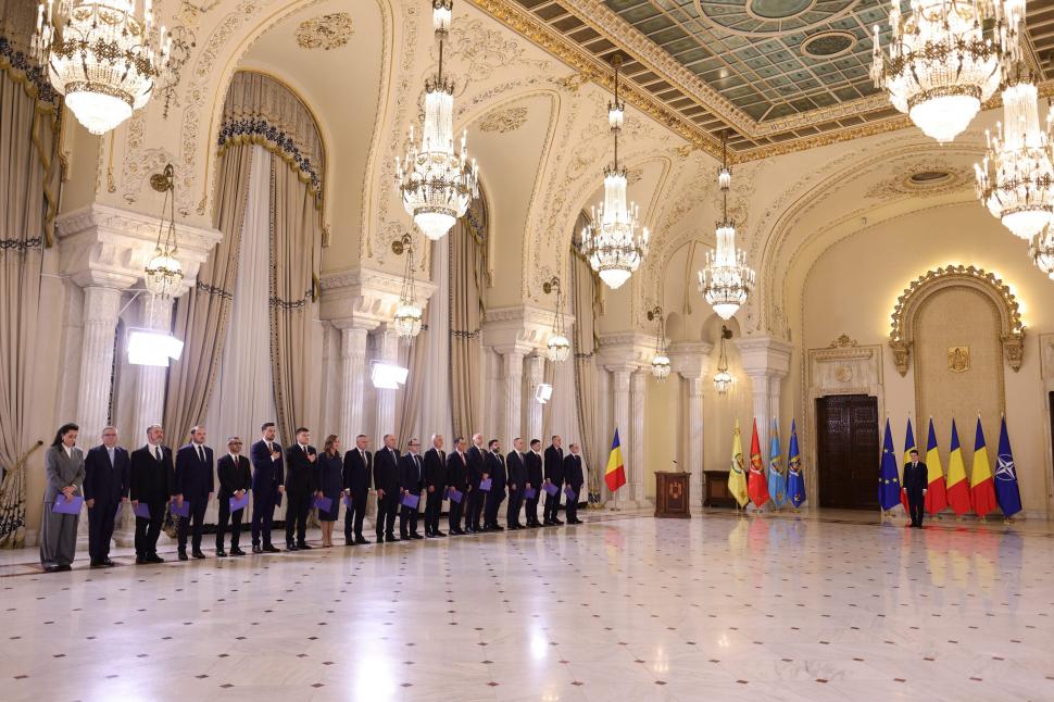 Învestirea Guvernului Niculescu, în imagini. Ce nu s-a văzut la televizor 1112730