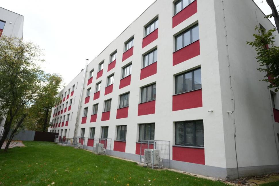 Investiții majore în educație, în Sectorul 3: extinderi, modernizări și consolidări, două școli noi și 16 săli de sport construite 1113295