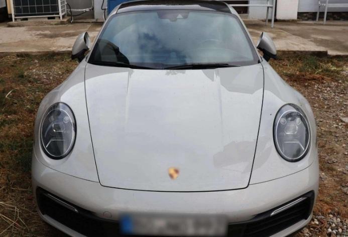 Un Porsche 911 Carrera, în valoare de 200.000 de euro, a fost confiscat de poliţişti la Vama Calafat. Ce au descoperit despre maşină 1113562
