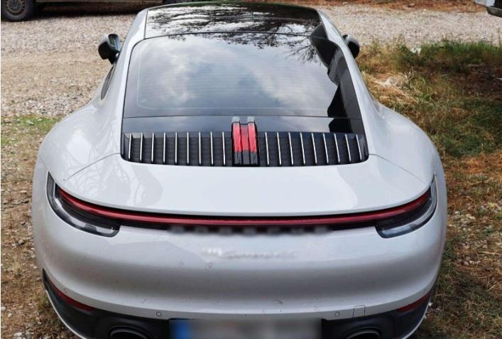 Un Porsche 911 Carrera, în valoare de 200.000 de euro, a fost confiscat de poliţişti la Vama Calafat. Ce au descoperit despre maşină 1113563