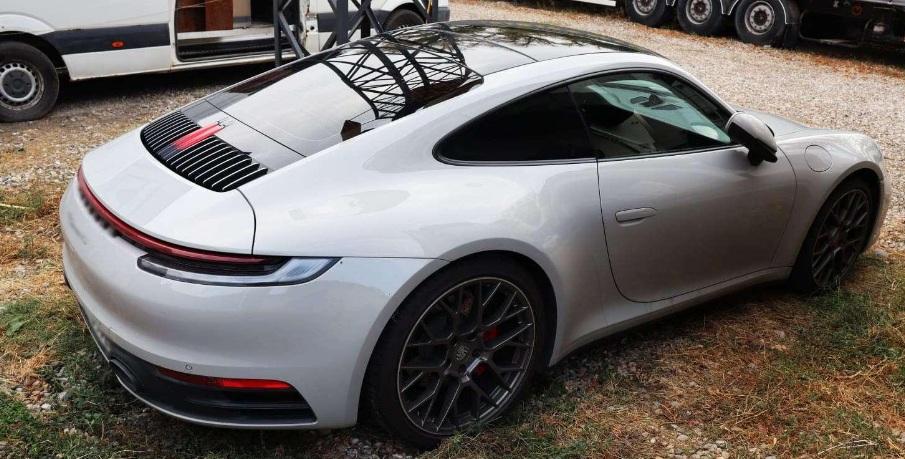 Un Porsche 911 Carrera, în valoare de 200.000 de euro, a fost confiscat de poliţişti la Vama Calafat. Ce au descoperit despre maşină 1113564