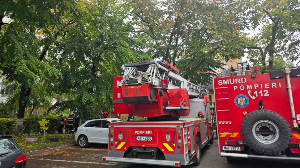 Pericol de prăbușire într-un bloc din București: O crăpătură se întinde de la etajul 5 până la etajul 8. Ce spune PMB despre incident 1113711