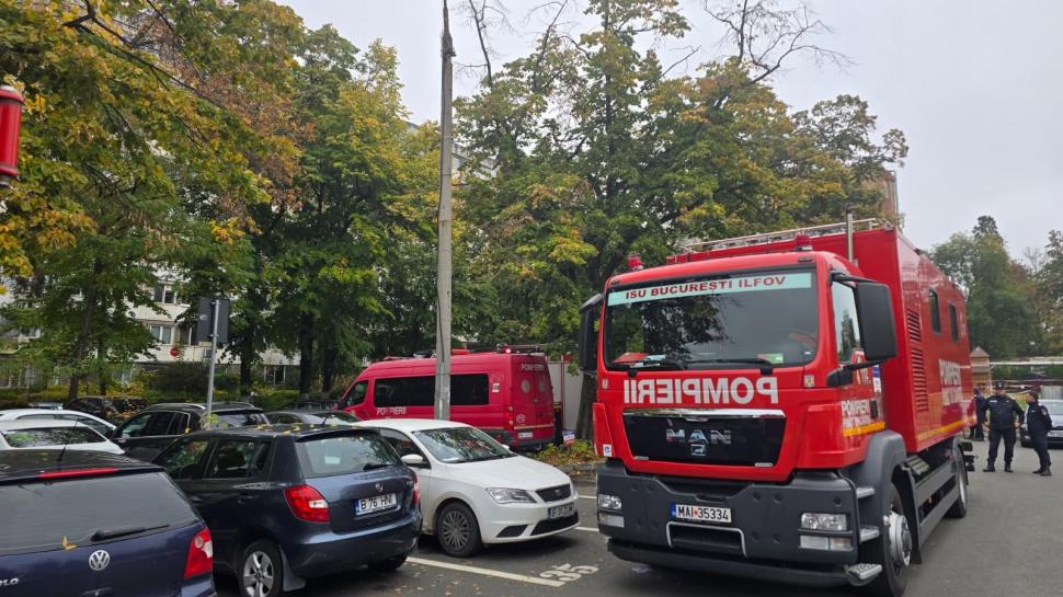 Pericol de prăbușire într-un bloc din București: O crăpătură se întinde de la etajul 5 până la etajul 8. Ce spune PMB despre incident 1113712