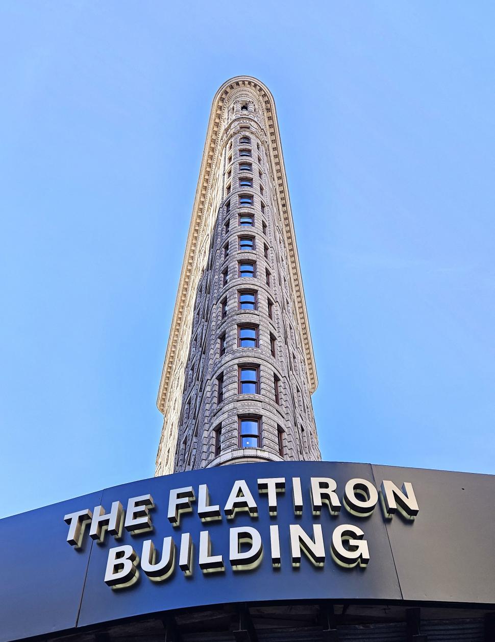 Clădirea „fier de călcat” din New York e ca nouă, după 7 ani de renovări. Cum arată azi blocul: Apartamentele costă și 50.000.000 de $ 1114099