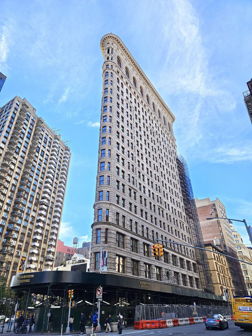 Clădirea „fier de călcat” din New York e ca nouă, după 7 ani de renovări. Cum arată azi blocul: Apartamentele costă și 50.000.000 de $ 1114102