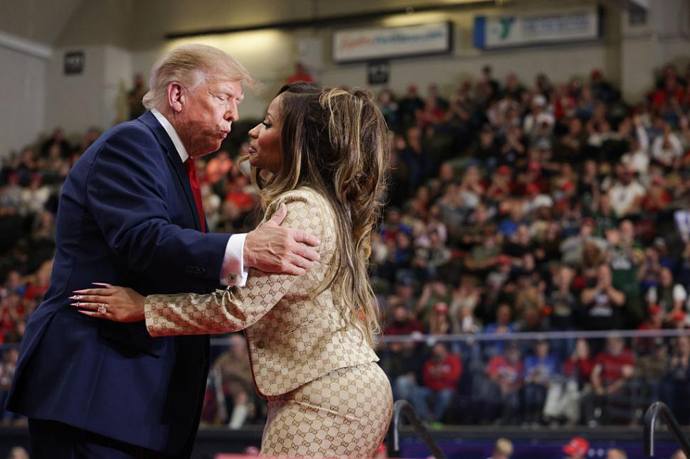Donald Trump i-a lăudat lui Nicki Minaj „fundul superb” în timpul unui discurs la un miting: „E greu să nu-l remarci” 1113986