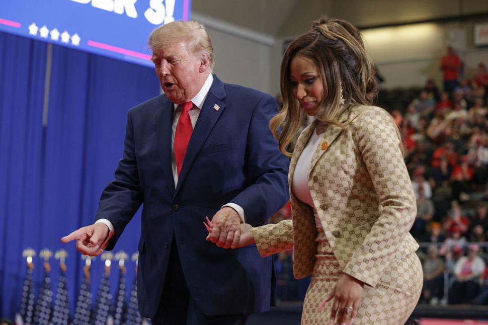 Donald Trump i-a lăudat lui Nicki Minaj „fundul superb” în timpul unui discurs la un miting: „E greu să nu-l remarci” 1113987