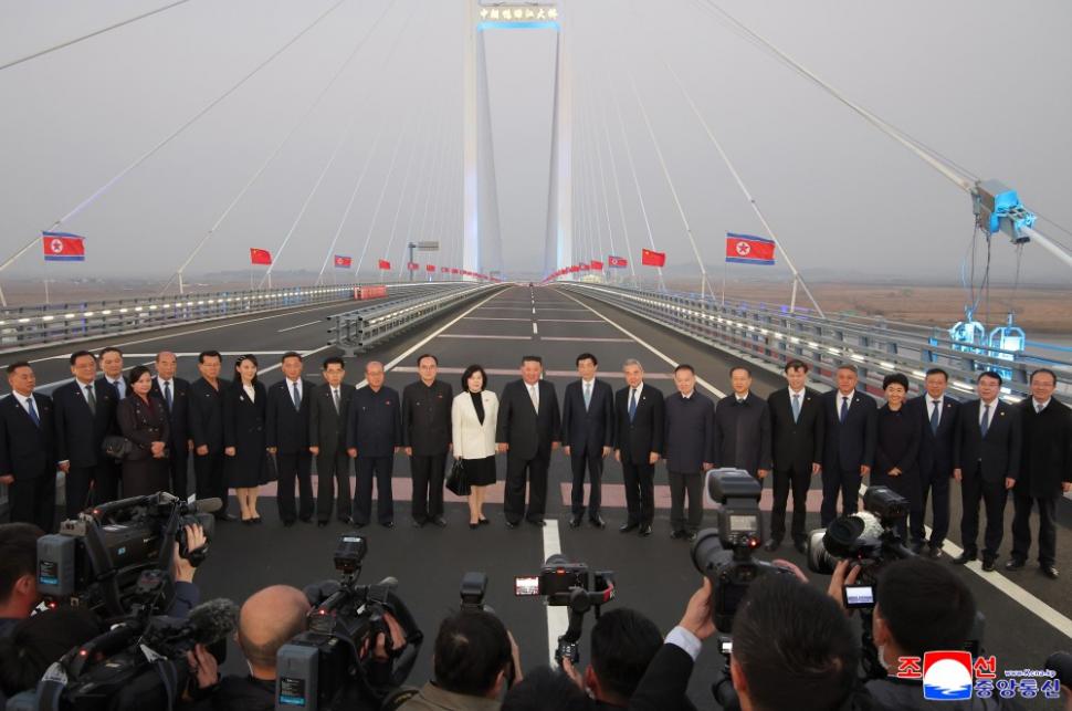 Kim Jong Un s-a dus sâmbătă în China, dar de data asta nu el a atras atenția, ci ministra lui de externe. Ce s-a văzut în fotografii 1114185