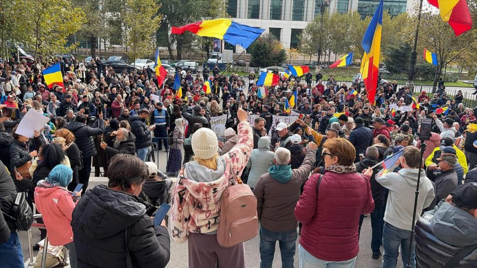 Călin Georgescu ar putea fi eliberat miercuri. Tribunalul București a luat decizia. Susținătorii săi sărbătoresc în stradă 1114106