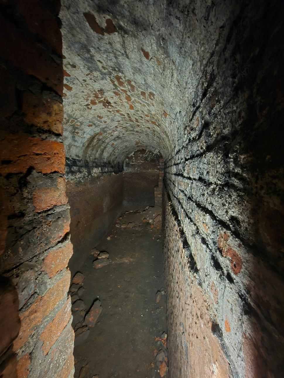 O rețea uriașă de tuneluri vechi de secole stă ascunsă sub Liverpool. După zeci de ani de la descoperire, misterul ei a fost deslușit 1114457