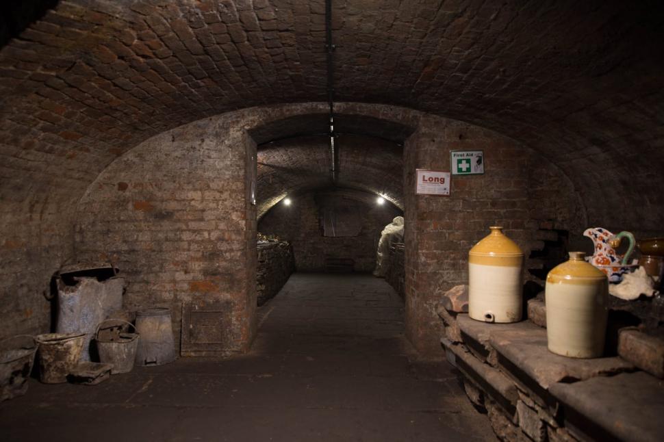 O rețea uriașă de tuneluri vechi de secole stă ascunsă sub Liverpool. După zeci de ani de la descoperire, misterul ei a fost deslușit 1114461