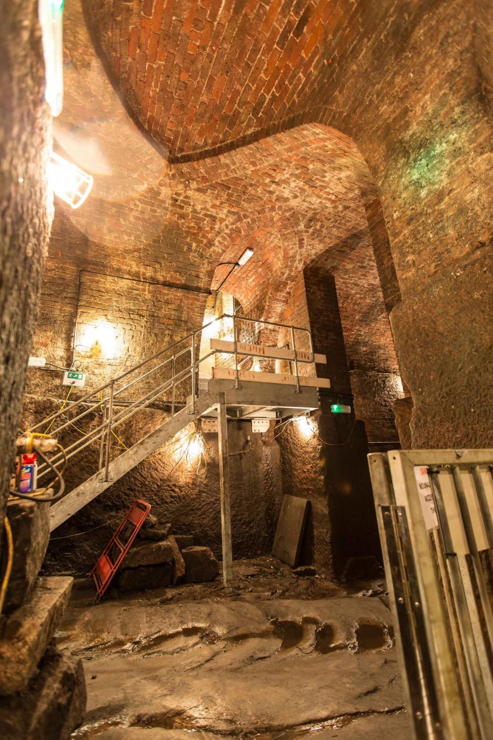 O rețea uriașă de tuneluri vechi de secole stă ascunsă sub Liverpool. După zeci de ani de la descoperire, misterul ei a fost deslușit 1114462