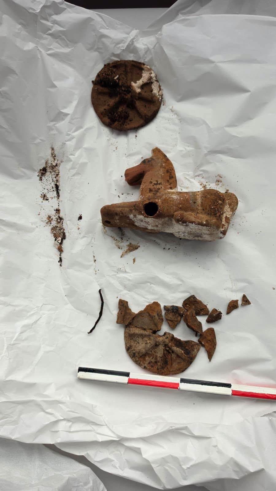 Un sarcofag roman intact a fost descoperit în Constanța. „Credem că e un mormânt de băiețel. L-am numit «Băiețelul de la Tomis»” 1114437