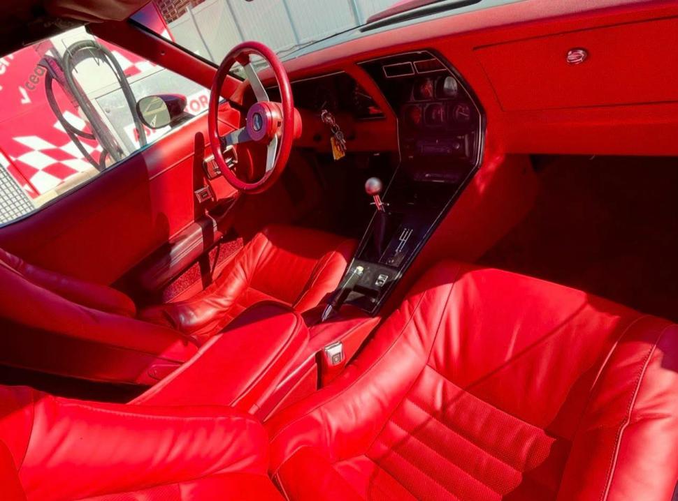 Un superb Chevrolet Corvette din 1979 s-a prezentat la RAR Iași. "O sportivă americană pur-sânge, pare că nu va îmbătrâni niciodată" 1114526