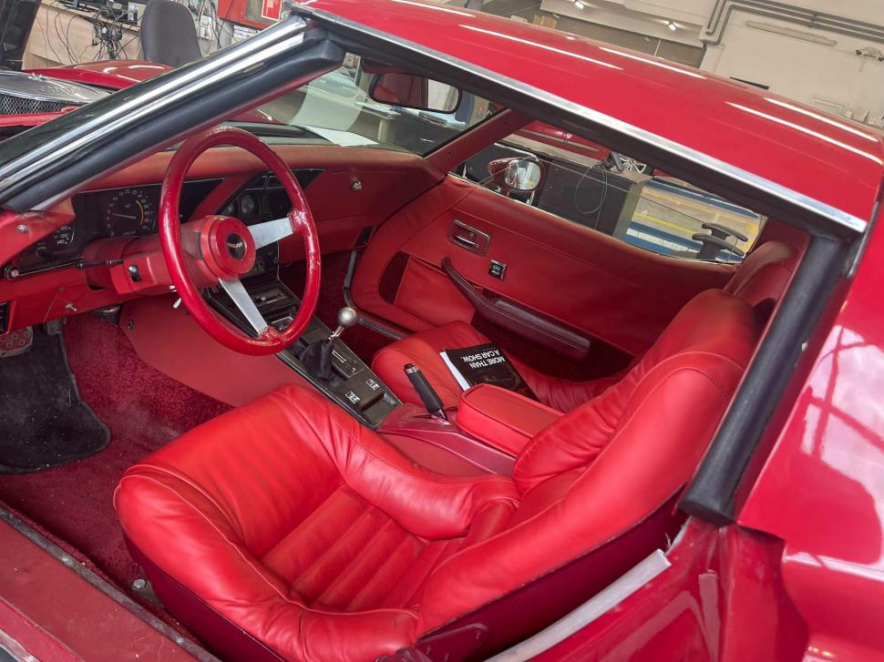 Un superb Chevrolet Corvette din 1979 s-a prezentat la RAR Iași. "O sportivă americană pur-sânge, pare că nu va îmbătrâni niciodată" 1114529