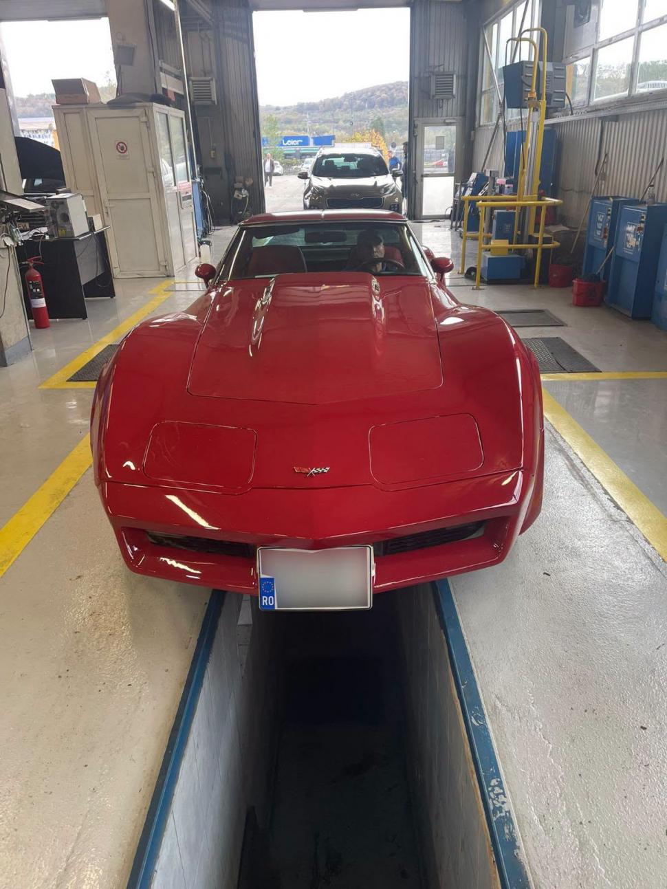 Un superb Chevrolet Corvette din 1979 s-a prezentat la RAR Iași. "O sportivă americană pur-sânge, pare că nu va îmbătrâni niciodată" 1114530