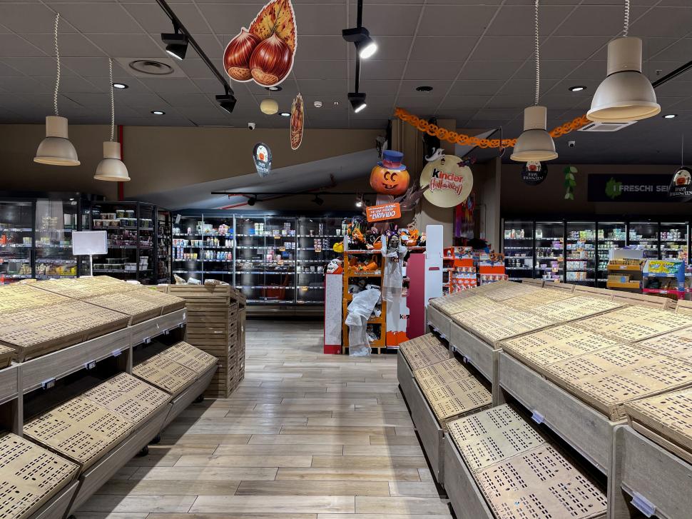 Ce faci când nu mai găsești nimic în supermarketuri. Un italian a povestit cum a reacționat când a găsit rafturile goale zile la rând 1114659