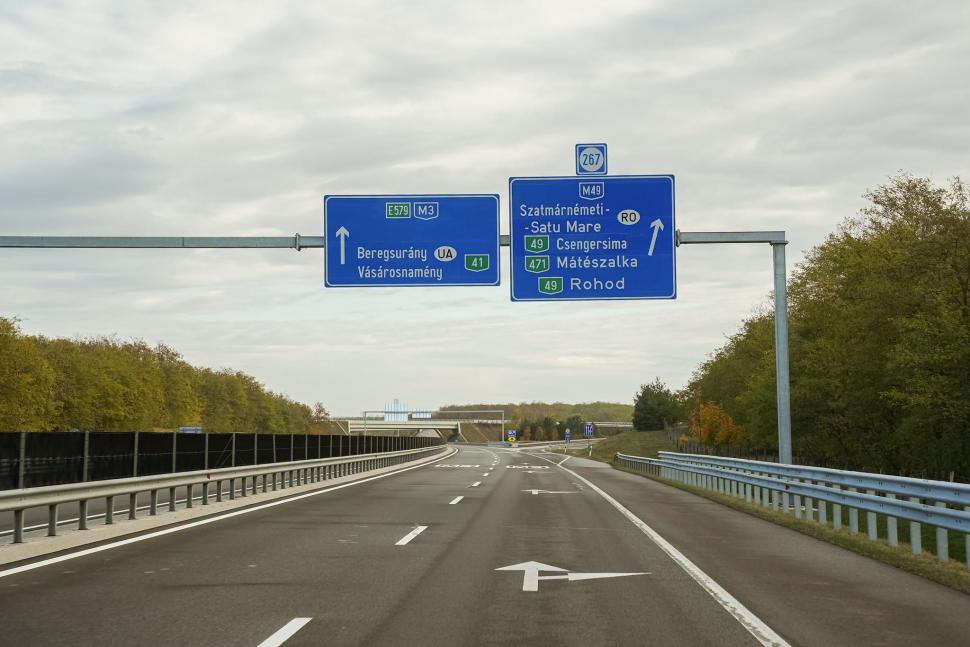 Ungaria a dat în circulație 28 km de drum expres spre Satu Mare. România nici nu a început lucrările la cei 11 km până la graniță 1114687