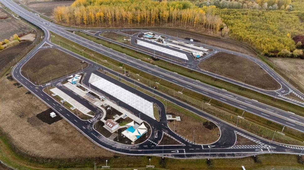 Ungaria a dat în circulație 28 km de drum expres spre Satu Mare. România nici nu a început lucrările la cei 11 km până la graniță 1114688