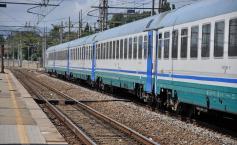 Un mecanic a blocat intrarea într-un oraş, după ce a oprit trenul pentru că şi-a depăşit timpii de lucru