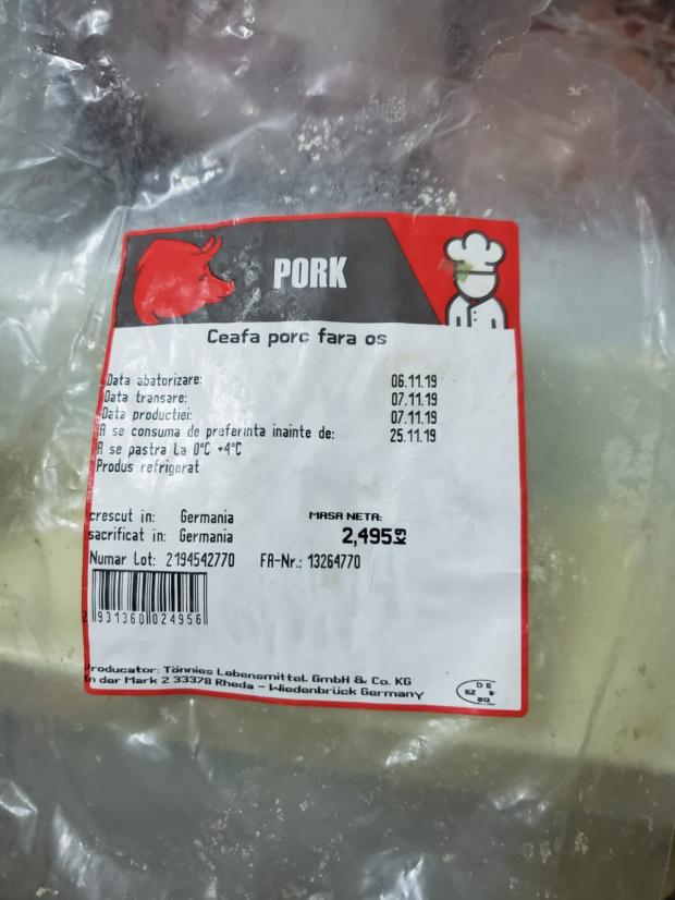 Mâncare expirată la un botez la un restaurant din Feldioara, Brașov