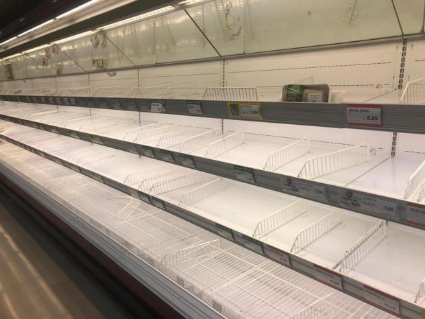 Magazine goale, panică în Italia din cauza coronavirus