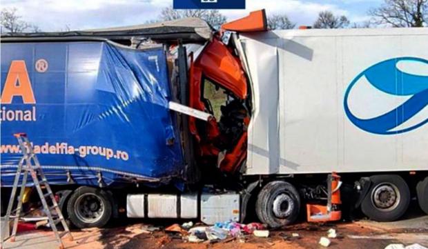 Șoferiță româncă, moartă într-un cumplit accident în Franța