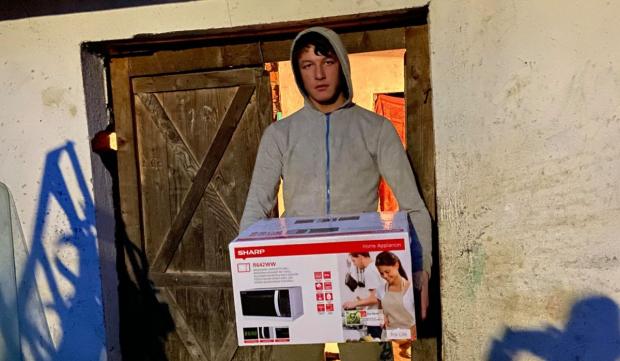 Surpriză pentru Andrei, copilul olimpic care locuieşte într-un grajd în Sălaj