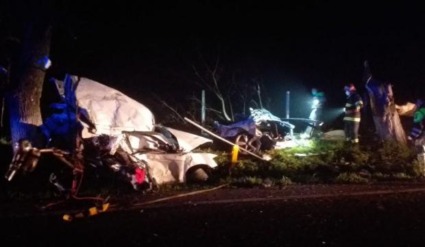 Maşină ruptă în două după un accident la peste 130 km/h, în Comana