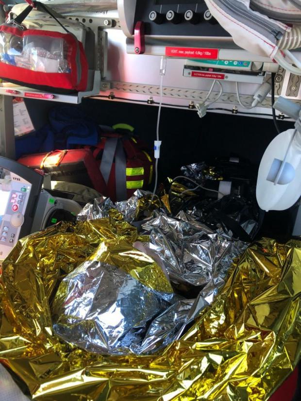 Trei fete curentate şi blocate pe un vagon în gara din Roman