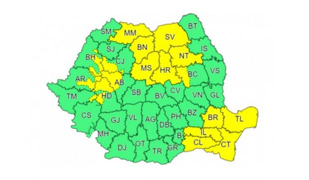 Avertizare meteo cod galben. Vreme deosebit de rece, ploi puternice, furtuni şi descărcări electrice
