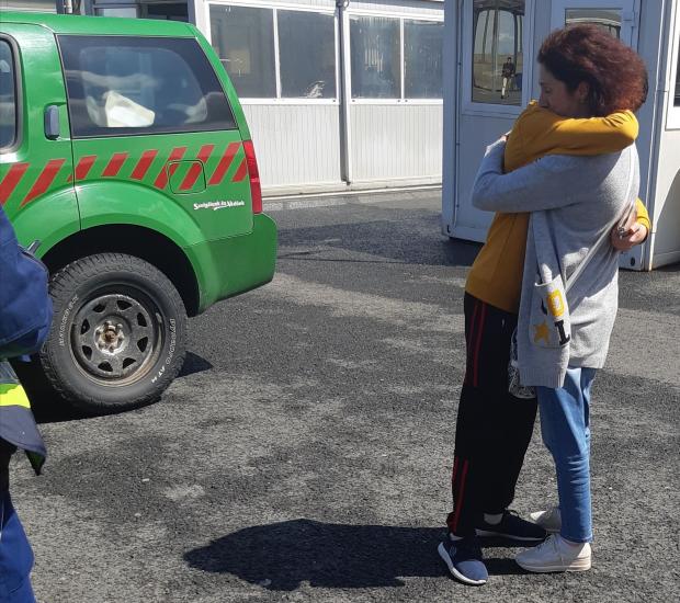 Un copil român a fost uitat într-o parcare din Ungaria, în timp ce se întorcea cu familia din Italia