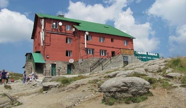 Cabana Babele, pensiunea aflată pe platoul Bucegi, a fost scoasă la vânzare pentru un preţ uriaş
