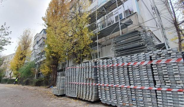 Blocuri din Sectorul 4 reabilitate prin PNRR. Imobilele vor avea panouri fotovoltaice pentru reducerea facturilor la întreţinere