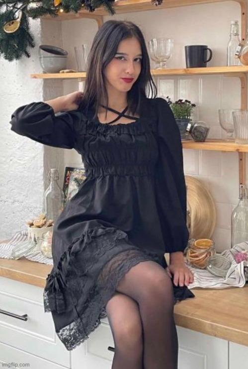 Arina, o fată de 16 ani din Ucraina, şi-a văzut părinţii ucişi de ruşi şi a dispărut fără urmă