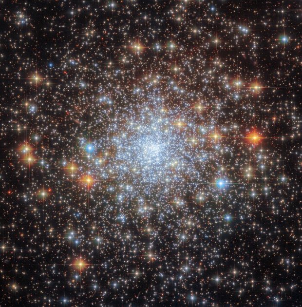 Imagine spectaculoasă cu cele mai vechi stele din galaxia Calea Lactee, surprnisă de Telescopul Spaţial Hubble