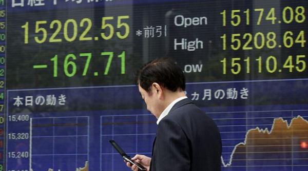 rezultate alegeri sua actiunile din asia s au prabusit dupa ce trump a preluat conducerea in cursa