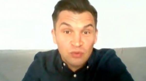 ministrul sportului ionut stroe gafa uriasa in direct a aparut in lenjerie intima la tv