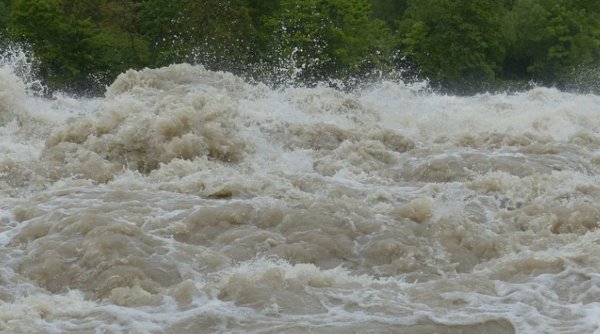 ALERTĂ METEO - Cod roșu de inundații în Moldova VIDEO
