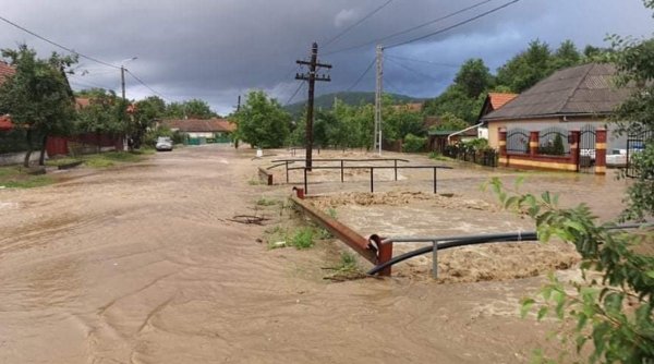 Inundaţii istorice în ţările vecine României. Oamenii sunt disperați! Nivelul apei continuă să crească în mai multe regiuni
