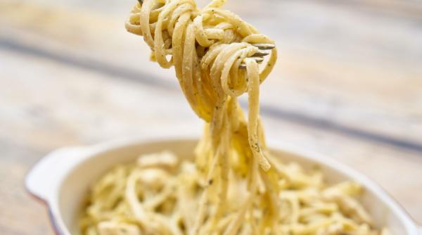 Secretul bucătarilor italieni pentru cele mai delicioase spaghete carbornara. Rețeta zilei
