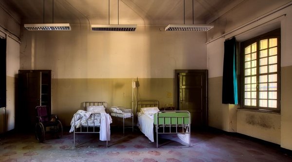 Criză la Spitalul din Galați: Peste 50 cadre medicale cu COVID, internările blocate