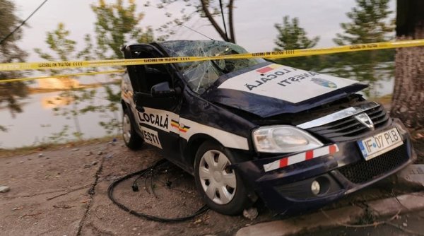 Accident pe DN3, pe sensul București-Pantelimon. O mașină de poliție a intrat într-un stâlp