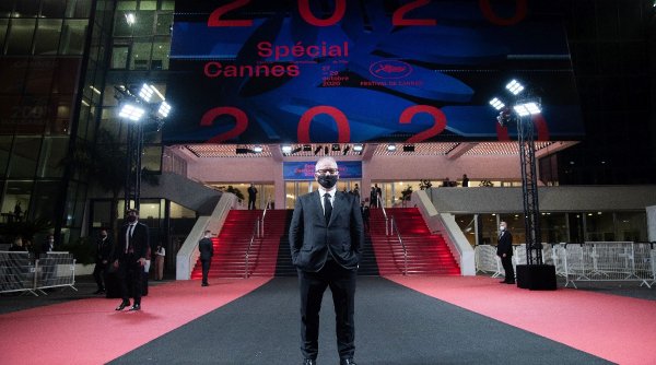 Covor negru la Festivalul de la Cannes, în memoria victimelor atacului terorist din Franța