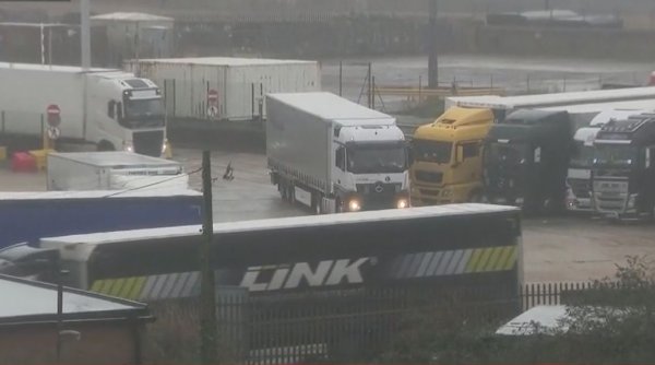 Crăciunul unui şofer român de TIR blocat la Dover: 