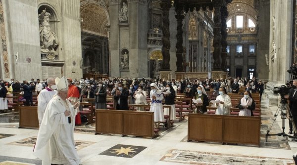 Secretele ascunse din arhivele de la Vatican, scrisori şi documente compromiţătoare
