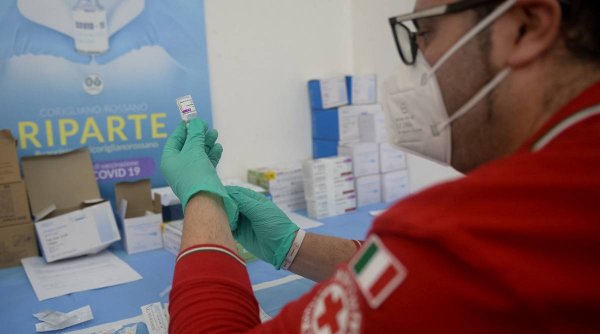 Record de vaccinare în Italia. 600.000 de doze, administrate într-o singură zi