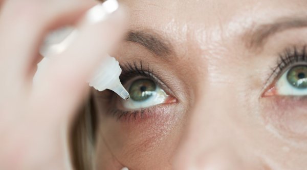 Cum să ne protejăm ochii în sezonul alergiilor