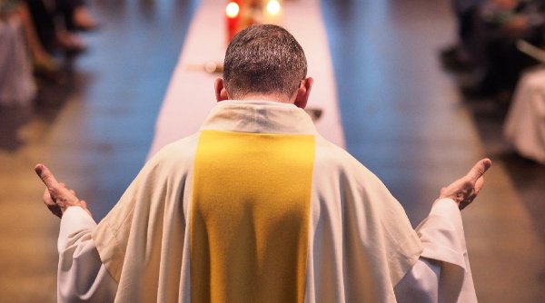 Biserica a înregistrat aproape 370 de noi plângeri cu privire la agresiuni sexuale împotriva minorilor, comise de preoți, în Polonia