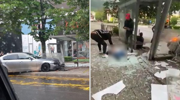 Două persoane au fost strivite de un BMW în timp ce aşteptau autobuzul pe o stradă din Baia Mare